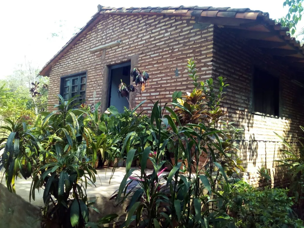 Oferta casa en Areguá. A cuadras de la Iglesia — foto 2