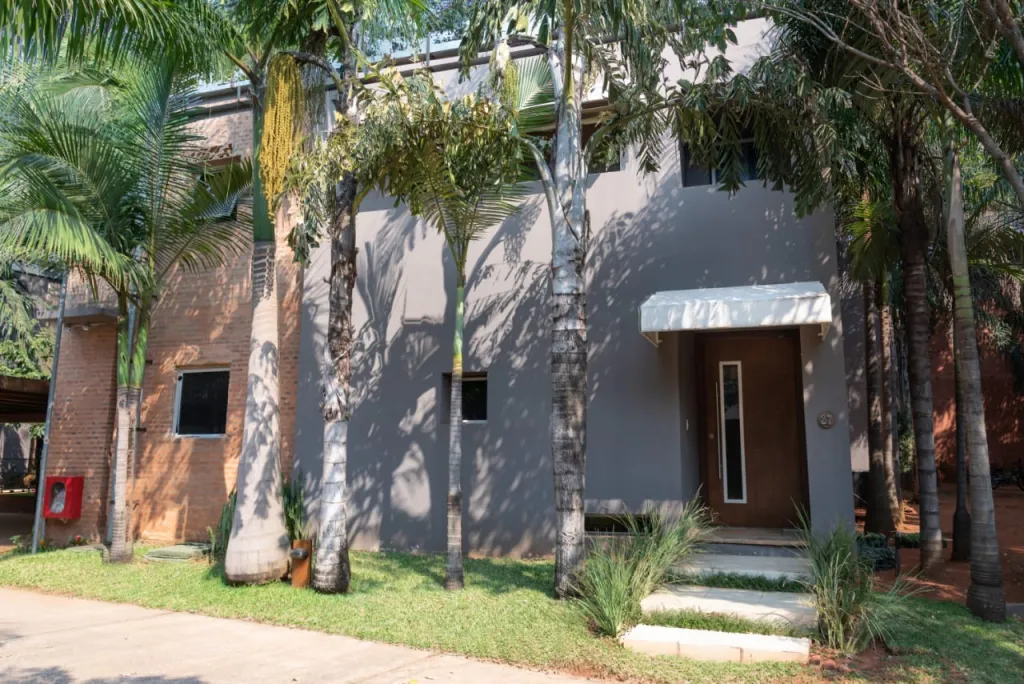 VENDO HERMOSA RESIDENCIA EN BOTANICA 5. FDO DE LA MORA ZONA NORTE. — foto 3