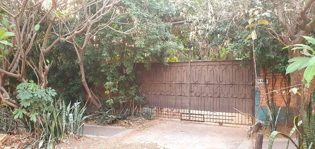Terreno 5882m2 con casita a demoler en venta — foto 2