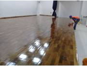 Lustre de parquet y pisos de madera
