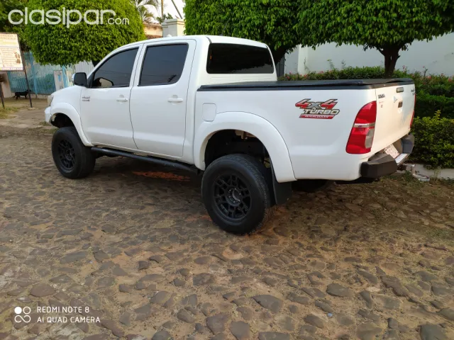 Toyota Hilux 2015 — foto 3