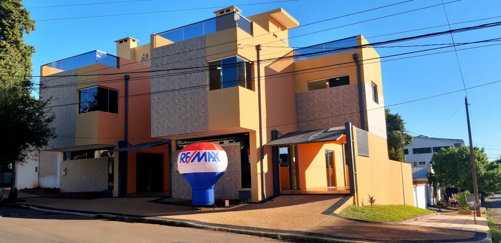 Triplex en pleno centro de Encarnación — foto 2