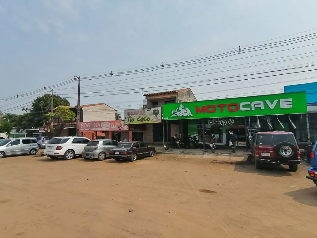 Local Comercial con Departamento- Limpio — foto 2