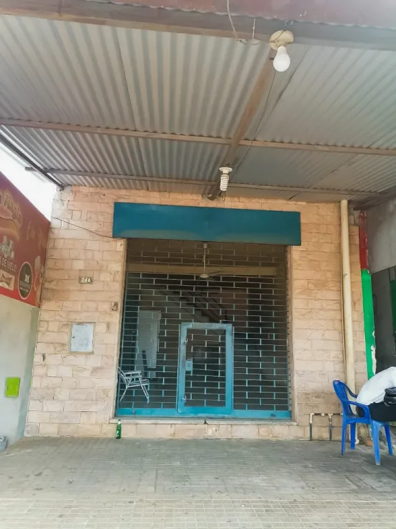 Local Comercial con Departamento- Limpio — foto 3