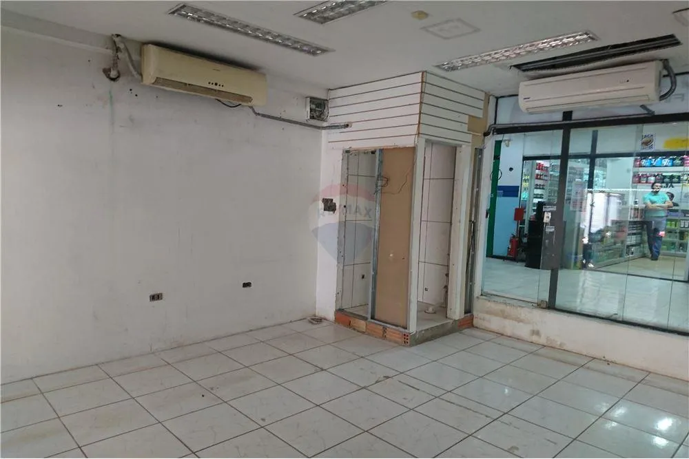 Alquilo salón comercial en el centro de CDE — foto 3