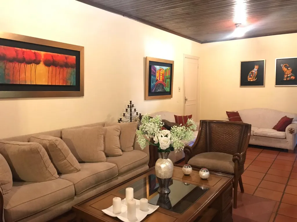 Vendo casa a refaccionar Barrio Villa Morra — foto 3