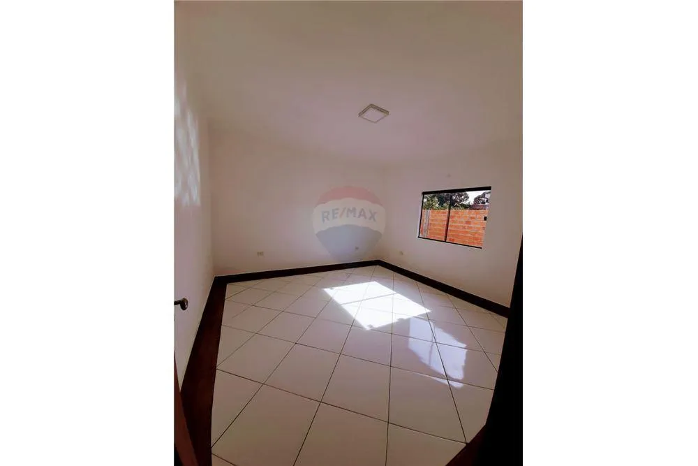En venta linda casa en San Isidro- Encarnación — foto 2