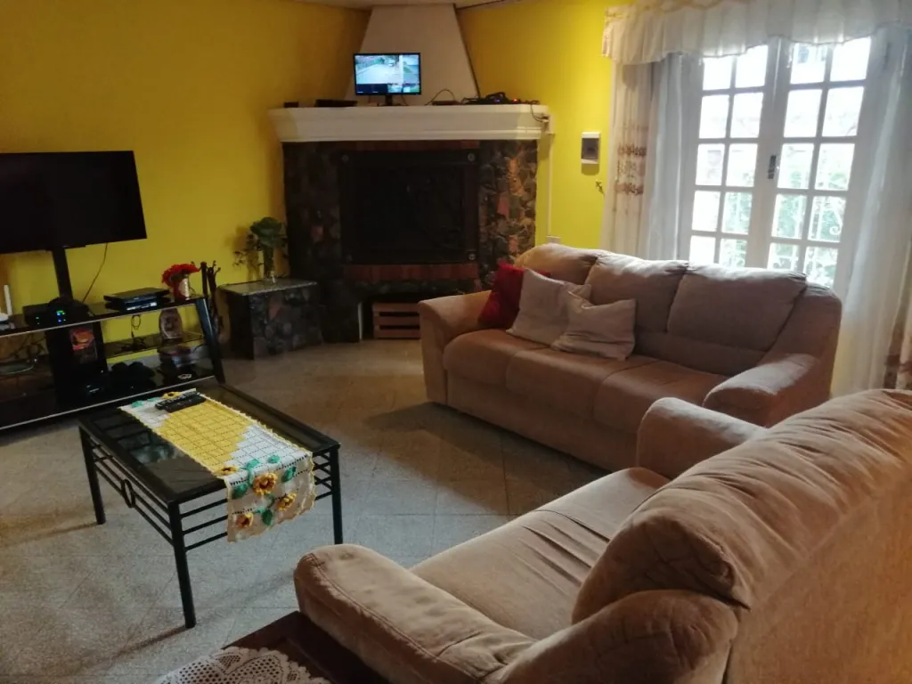VENDO HERMOSA VIVIENDA DE 2 PISOS EN EL CENTRO DE LUQUE — foto 2