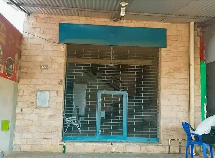 Local Comercial con Departamento- Limpio — foto 2