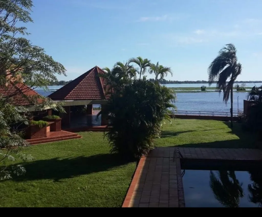 Vendo hermosa residencia sobre Rio Paraguay — foto 3