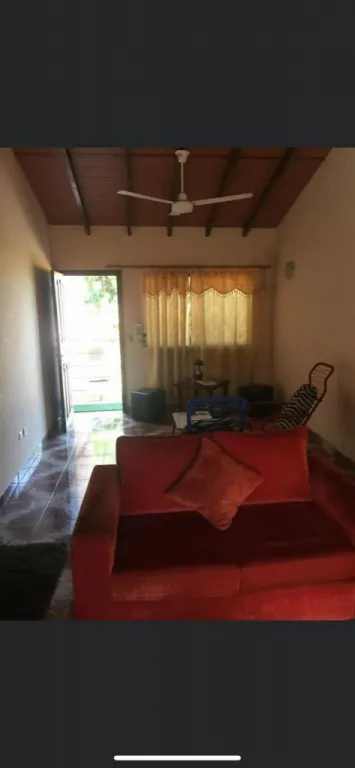 Vendo Casa con Salón Comercial Zona Stock Cacique Lambaré — foto 3