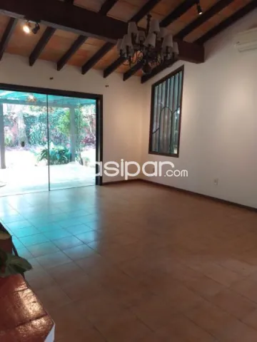 MANORÁ ASA: CONFORTABLE RESIDENCIA COLONIAL, 5 DORMITORIOS, HERMOSO JARDÍN, 2.300 USD — foto 2