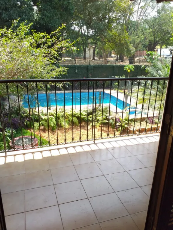 MANORÁ ASA: CONFORTABLE RESIDENCIA COLONIAL, 5 DORMITORIOS, HERMOSO JARDÍN, 2.300 USD — foto 3