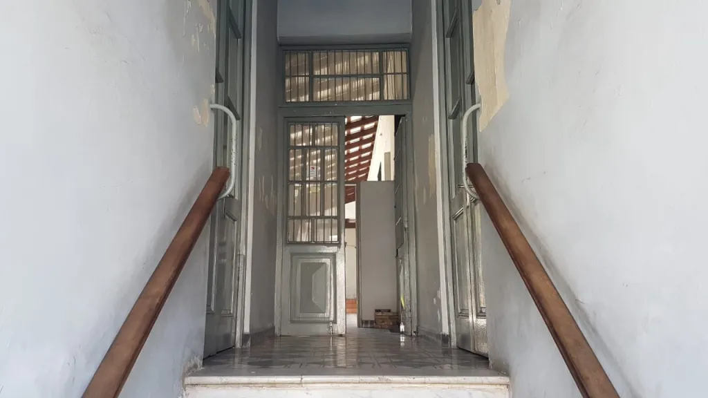 VENDO HERMOSA CASA EN ZONA CENTRICA DE ASUNCIÓN, IDEAL PARA OFICINAS O VIVIENDA!! — foto 3