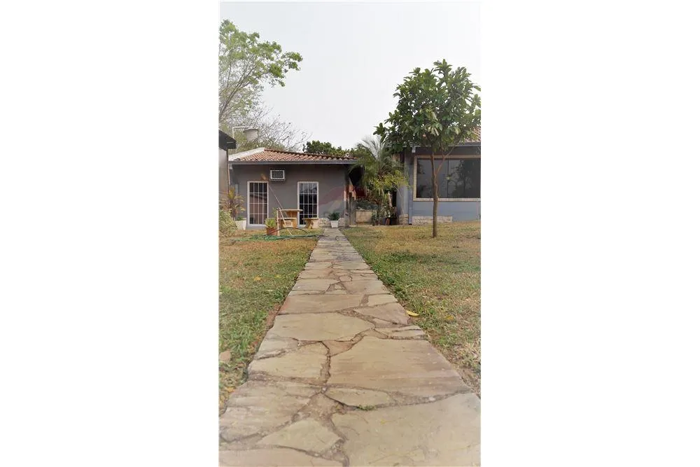 VENDO CASA AMOBLADA CON PISCINA EN SANBER A CUADRAS DE LA AVDA GUILLERMO NAUMANN — foto 3