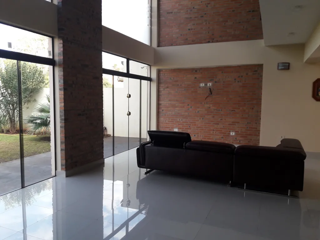 VENDO HERMOSA RESIDENCIA EN ENCARNACION A ESTRENAR — foto 3