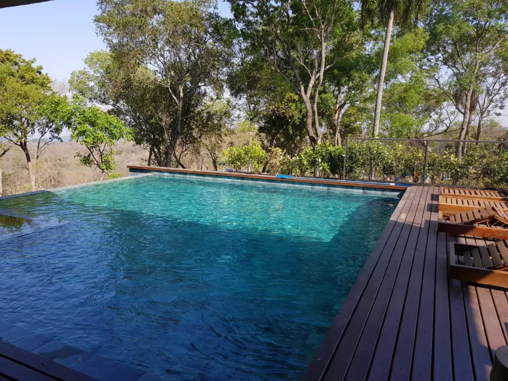 HERMOSA CASA EN LAS COLINAS CON VISTA AL LAGO — foto 2