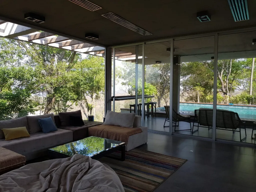 HERMOSA CASA EN LAS COLINAS CON VISTA AL LAGO — foto 3
