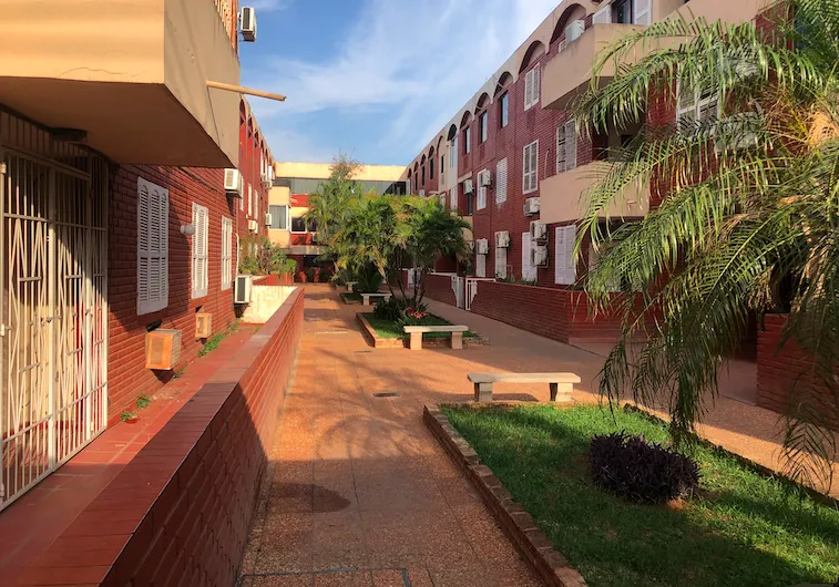 Recoleta, dueño vende amplio departamento en Quinta Ruoti — foto 2