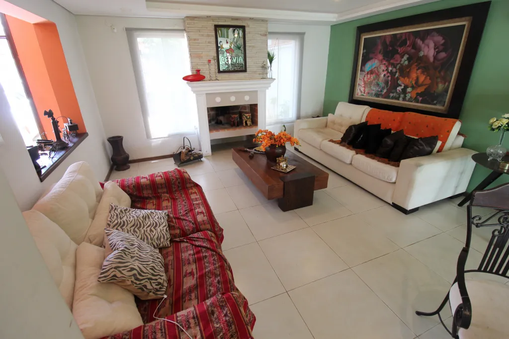 VENDEMOS CASA ZONA CASA RICA MOLAS LOPEZ. 3 DORMITORIOS EN SUITE, ESCRITORIO Y PISCINA — foto 2
