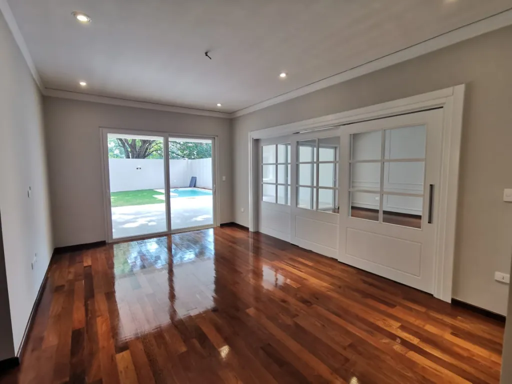 VENDO RESIDENCIA A ESTRENAR. BARRIO CERRADO. BARRIO MBURUCUYA. Cod AR — foto 3