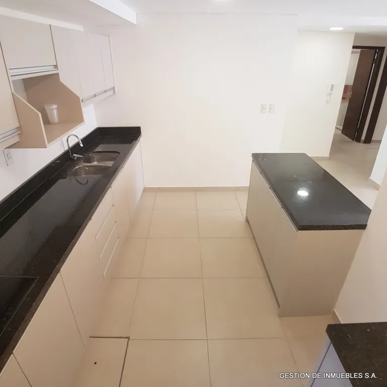 CENTRO – 2 AMBIENTES CON PATIO! — foto 3