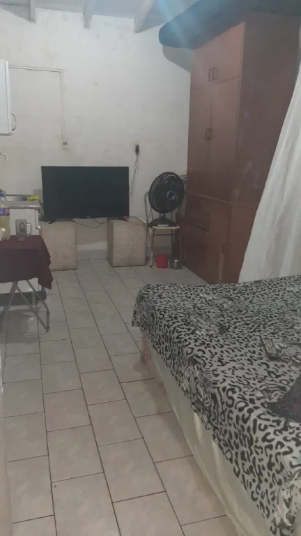 Bº PINOZÁ VISTA ALEGRE: RESIDENCIA A RECICLAR EN VENTA – 750.000.000 GS. — foto 2