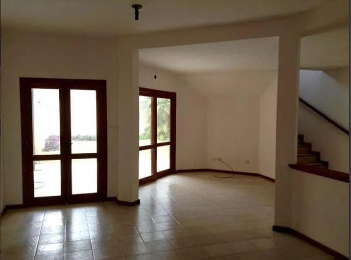 CARMELITAS EL MANGAL: ELEGANTE DÚPLEX, 3 DORMITORIOS, AMBIENTES CLIMATIZADOS, JARDÍN. — foto 2