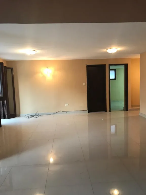 MANORÁ: OPORTUIDAD CONFORTABLE RESIDENCIA, 3 DORMITORIOS, JARDÍN, PISCINA – 6.000.000 GS. — foto 3