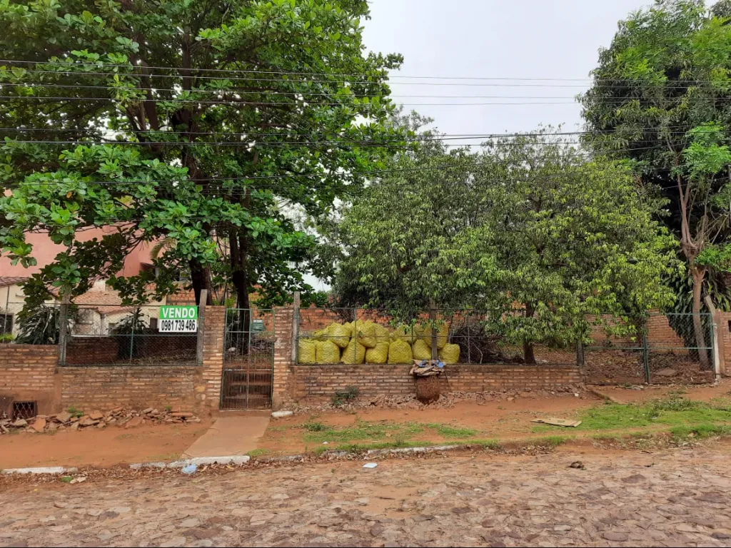 LAMBARÉ ZONA COLEGIO GUTENBERG TERRENO DE 360 M2 — foto 2