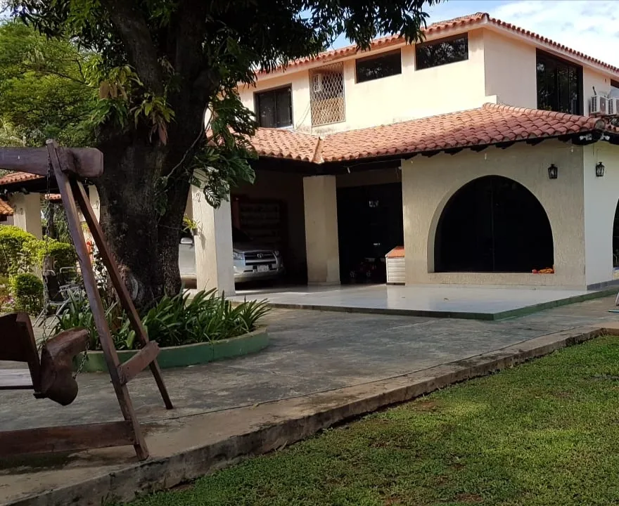 FDO DE LA MORA: 1.665M2, MARAVILLOSA RESIDENCIA P VIVIENDA O EMPRESA, HERMOSO JARDÍN. — foto 3