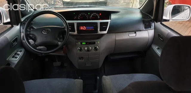 Toyota Voxy 2003 — foto 7