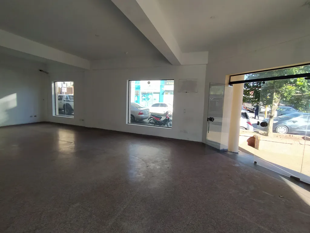 Alquilo salon comercial — foto 3