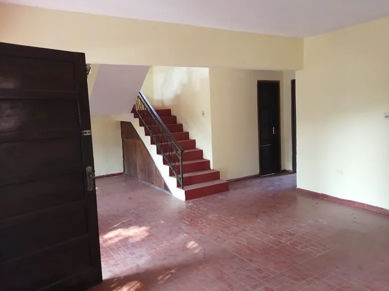 Bº PINOZÁ SAN VICENTE: 360M2, ELEGANTE RESIDENCIA, 3 DORMITORIOS, JARDÍN, AMPLIO PARKING — foto 2