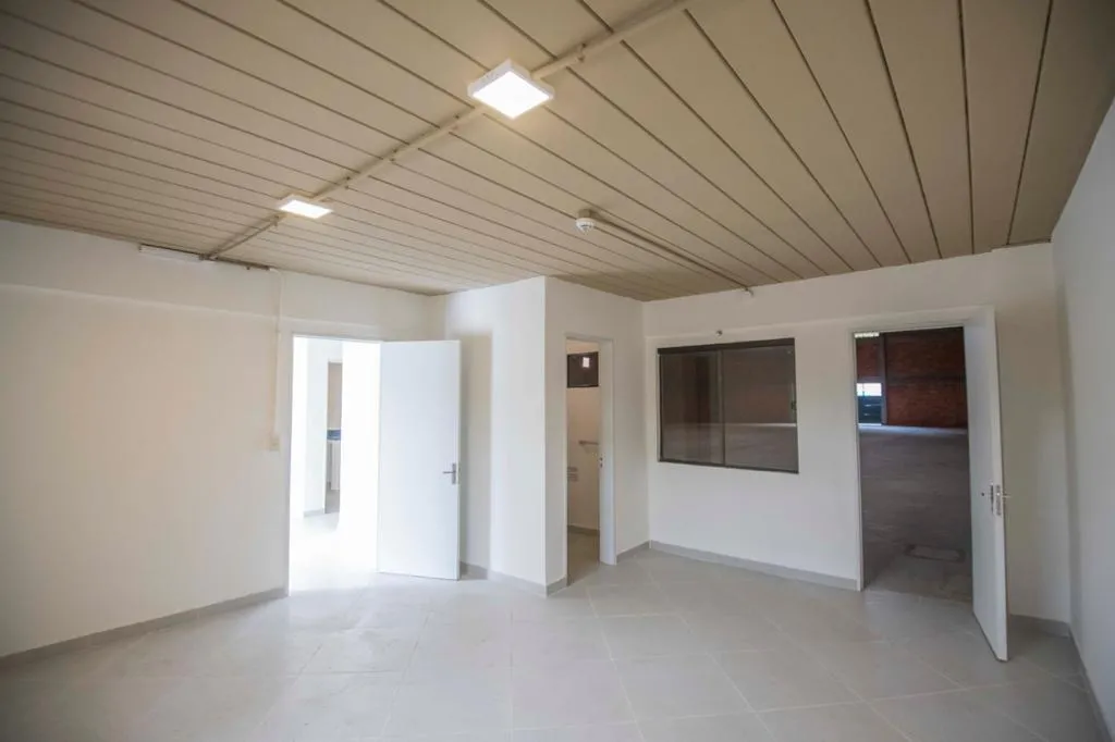 Deposito de 600 m2 a estrenar — foto 2