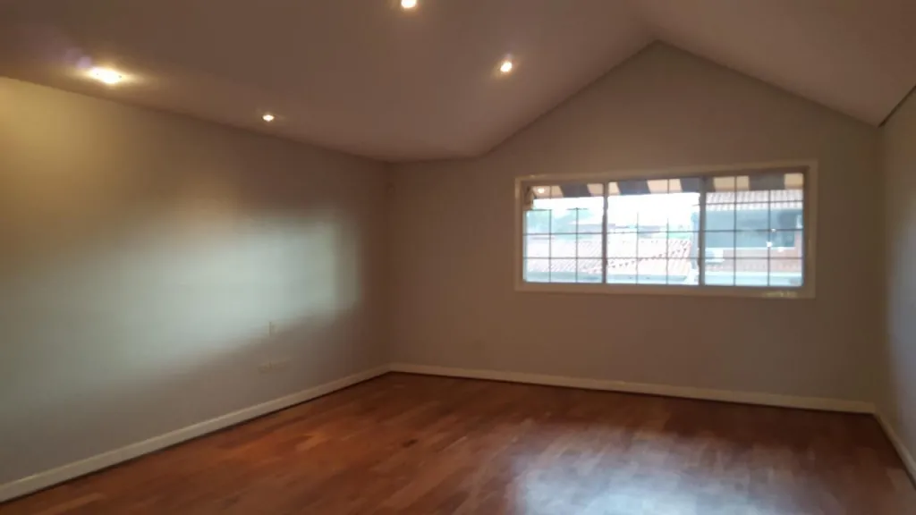 MBURUCUYA 1ER PDTE: IDEAL P DIPLOMATICOS Y EXTRAGEROS, 4 SUITES, JARDÍN, PISCINA, VIP. — foto 3