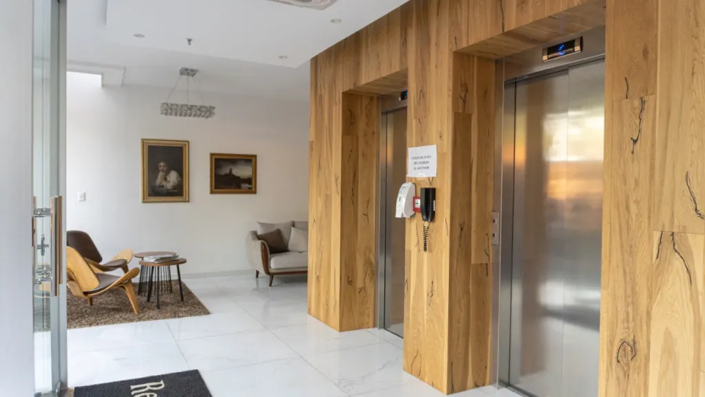 DEPARTAMENTO DE 3 DORMITORIOS EN LOS LAURELES — foto 2