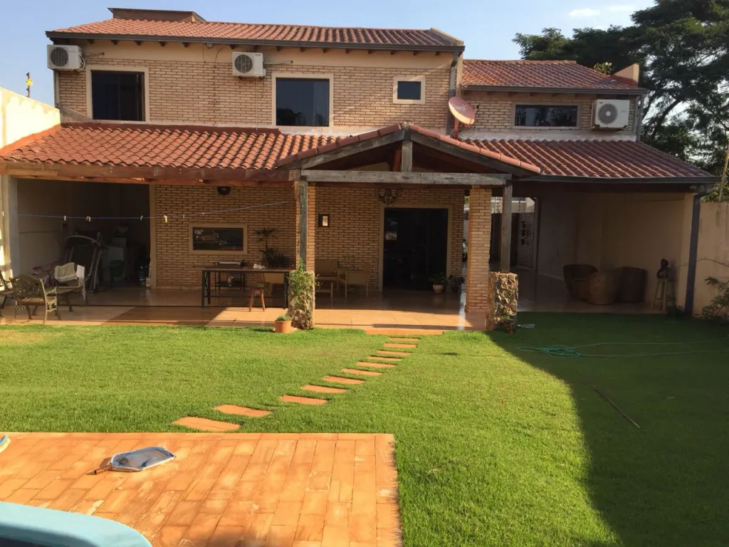 VENDO HERMOSA CASA CON PISCINA EN BARRIO SAN JOSÉ!! — foto 2