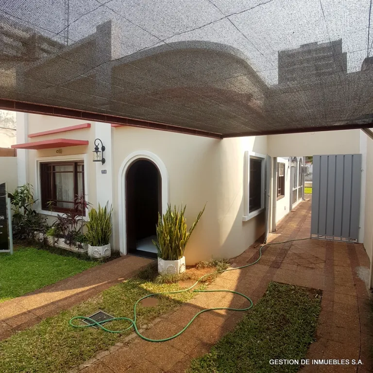 VENDO CASA CENTRICA – BARRIO GRAL DIAZ — foto 2