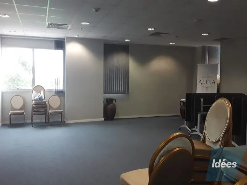 WTC AVIADORES DEL CHACO: IMPORTANTES OFICINAS EN ALQUIER, 120M2 – 2.000 USD. — foto 2