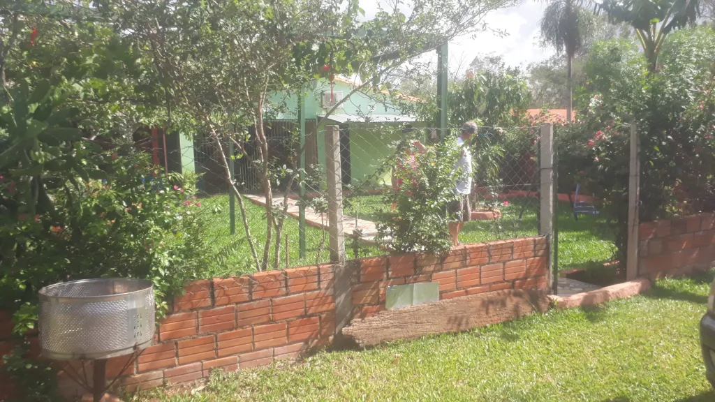 Terreno con una hermosa casa y patio — foto 3