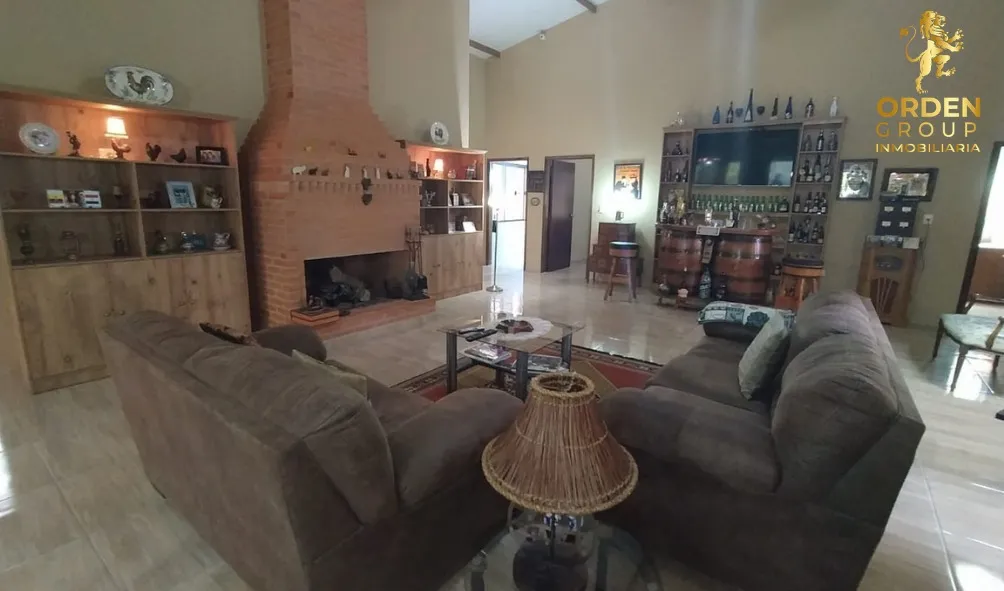 EN VENTA LUJOSA CASA ESTILO AMERICANO + 12 HAS — foto 2