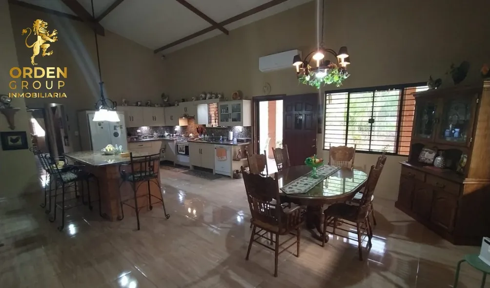 EN VENTA LUJOSA CASA ESTILO AMERICANO + 12 HAS — foto 3