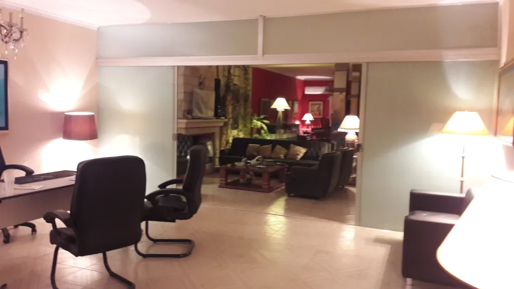 AMPLIA RESIDENCIA en BARRIO MARISCAL LOPEZ CERCANIAS BRASILIA Y ESPAÑA — foto 3