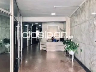 Alquilo todo un piso en el Edificio Capital, espacios super amplios! — foto 2
