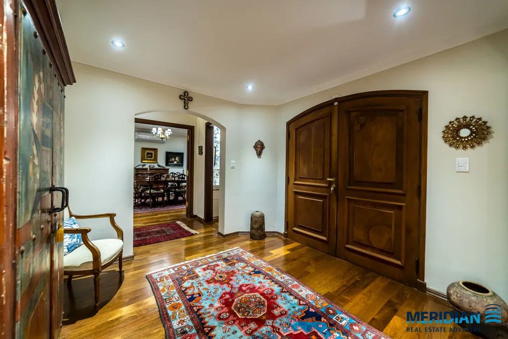Elegante residencia en Las Lomas, finamente decorada y en impecable estado — foto 2