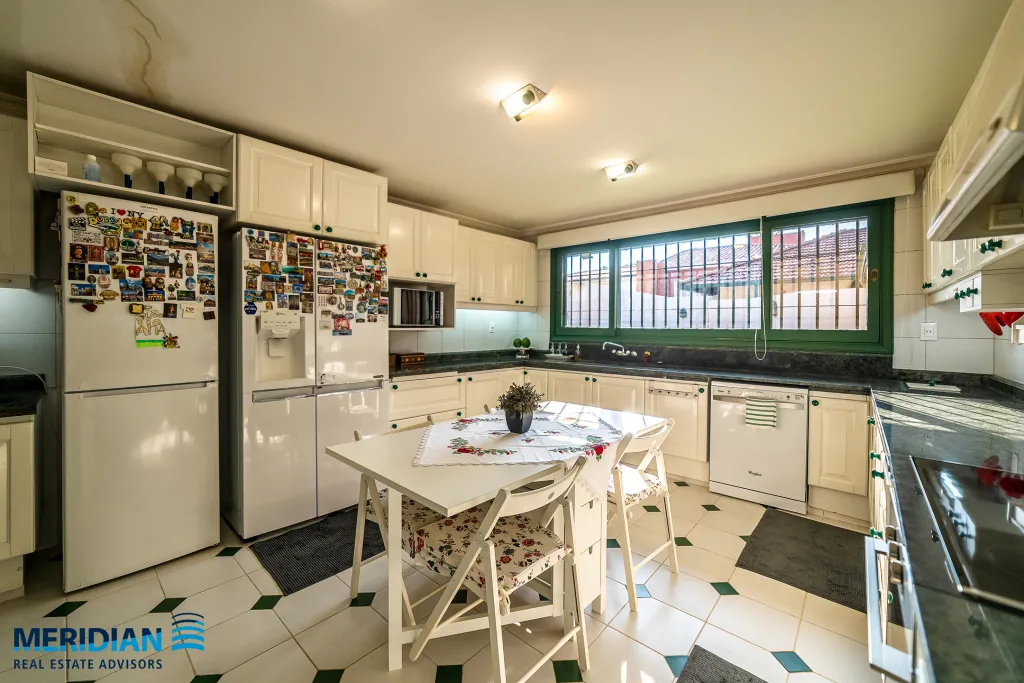 Elegante residencia en Las Lomas, finamente decorada y en impecable estado — foto 3