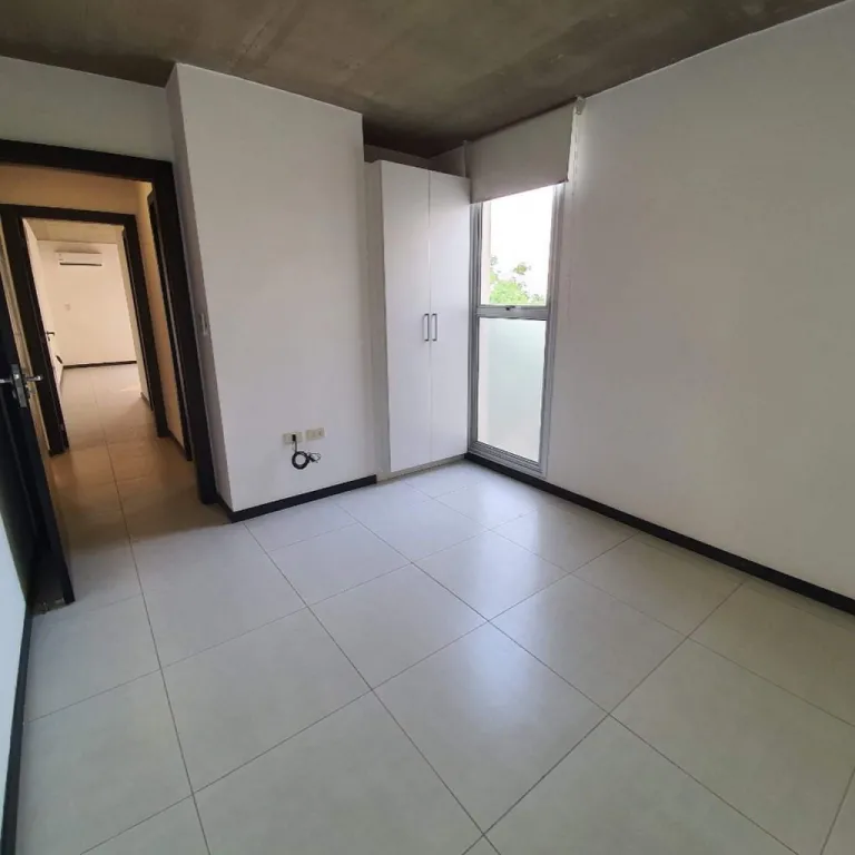 Vendo departamento de 2dormitorios zona BCP — foto 2