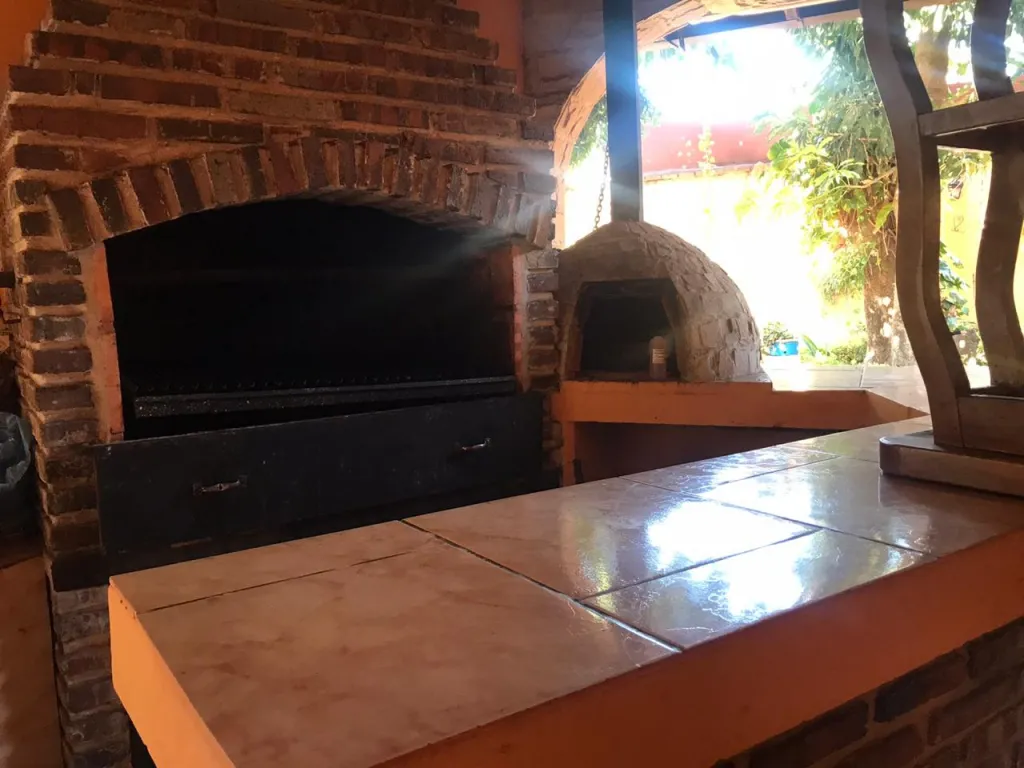 CASA AMPLIA DE 580M2 A MEDIA CUADRA DE LA CANCHA DEFENSORES — foto 2