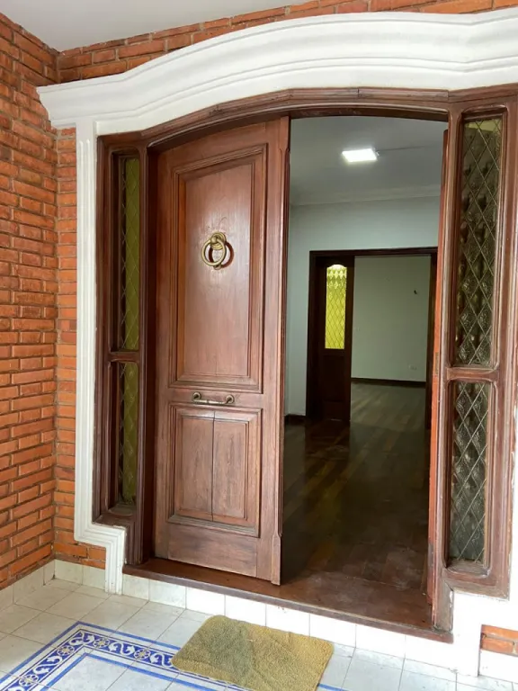 Bº MCAL. ESTIGARRIBIA: ELEGANTE RESIDENCIA P EMPRESAS, OFICINAS, 7 AMBIENTES, 2.500 USD. — foto 2